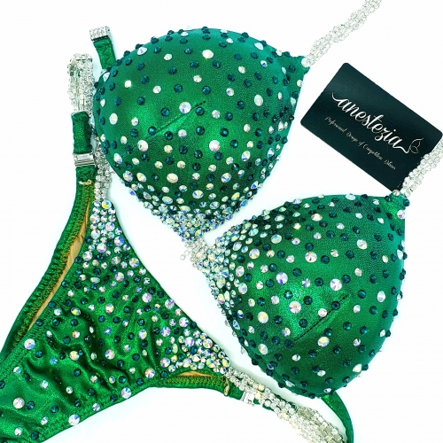 Green Baby Stock -Sujetador B-C (triangulo con copa)  Braguita Xs-S (frontal recto,corte trasero PRO)-